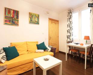 Bedroom of Apartment to share in  Madrid Capital  with Air Conditioner, Heating and Terrace