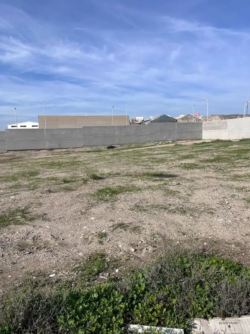 Terreno industrial en venta en Granada