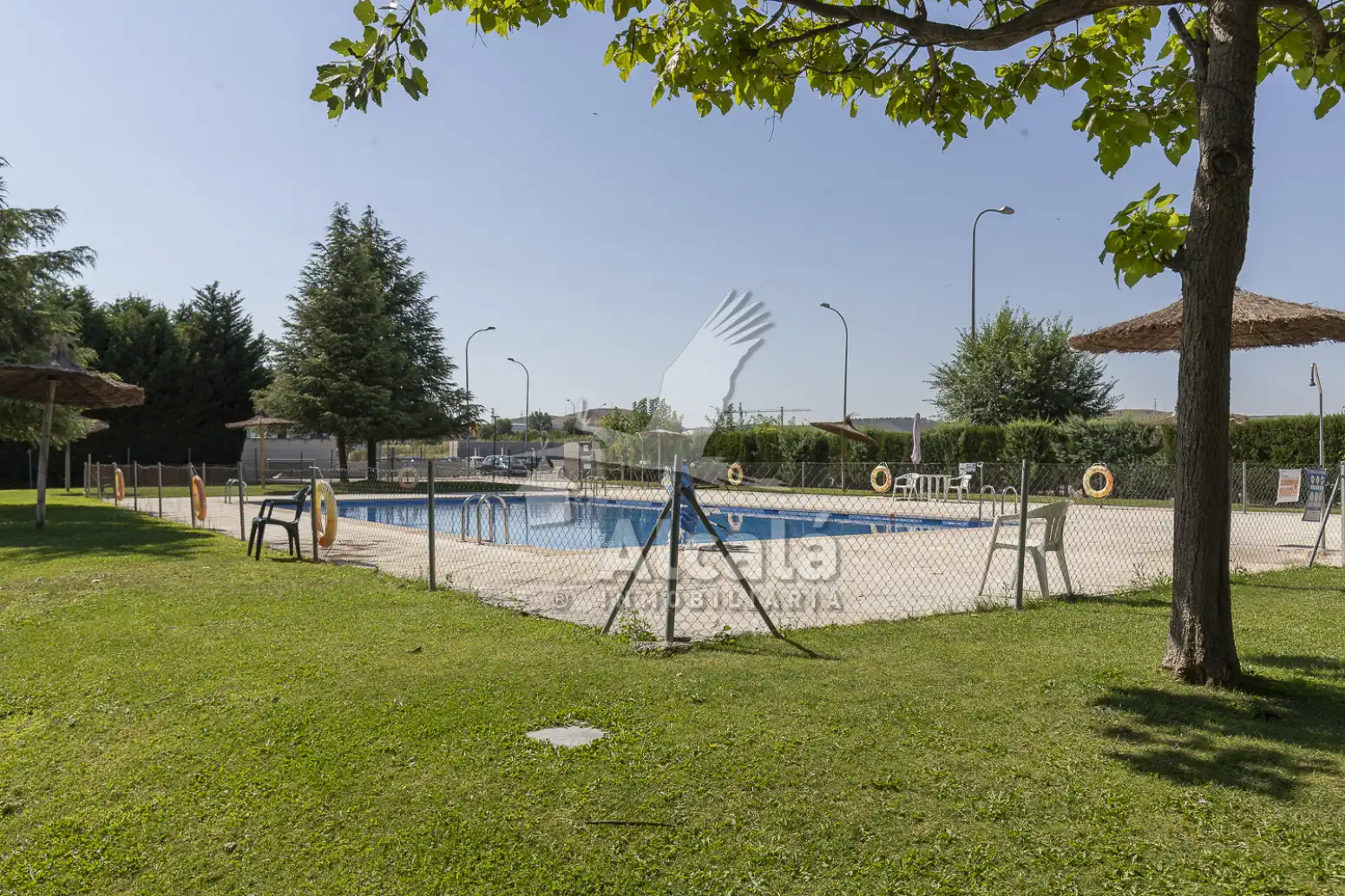 Swimming pool of Flat for sale in Loeches  with Air Conditioner, Heating and Private garden