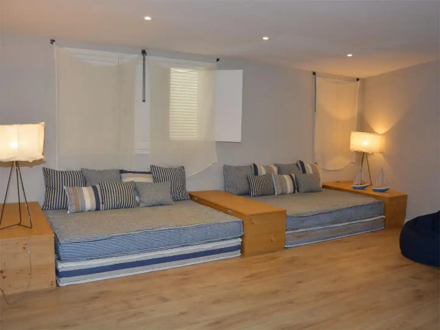 Wohnung zur Miete in Sitges mit Klimaanlage, Schwimmbad und Balkon