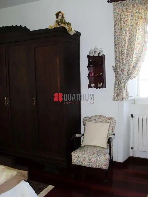 Bedroom of Houses for sale in Touro  with Private garden, Furnished and Balcony