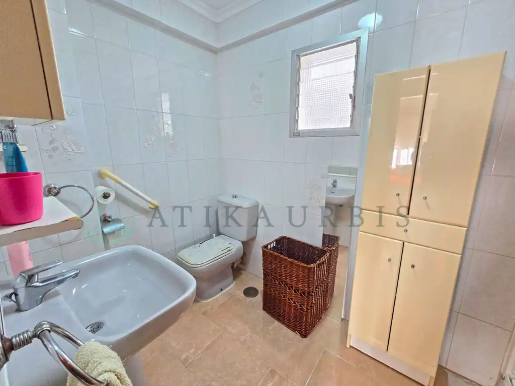 Piso en venta en Calle Manuel Altolaguirre, Girón - Las Delicias