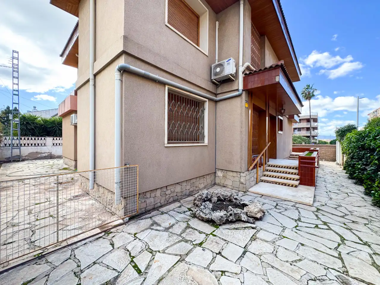 Exterior view of Houses for sale in Elda  with Air Conditioner, Heating and Private garden