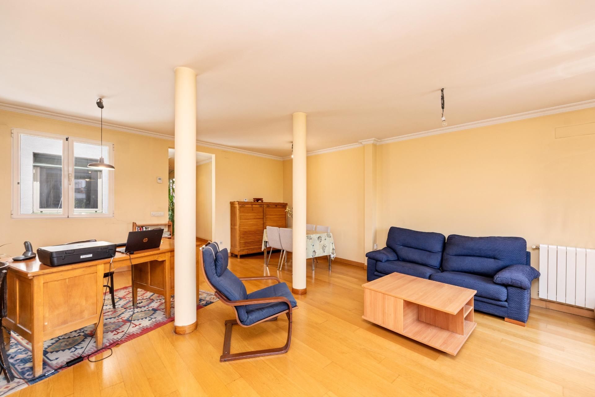 Living room of Flat for sale in  Madrid Capital  with Heating, Terrace and Balcony