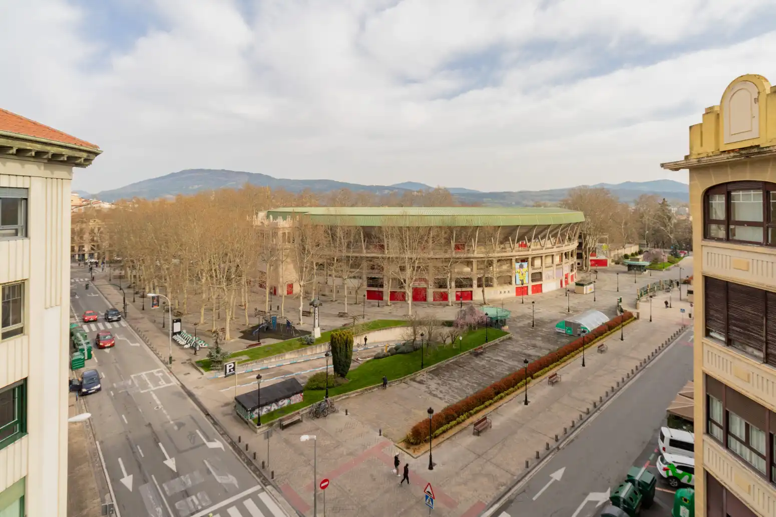 Exterior view of Office for rent in  Pamplona / Iruña