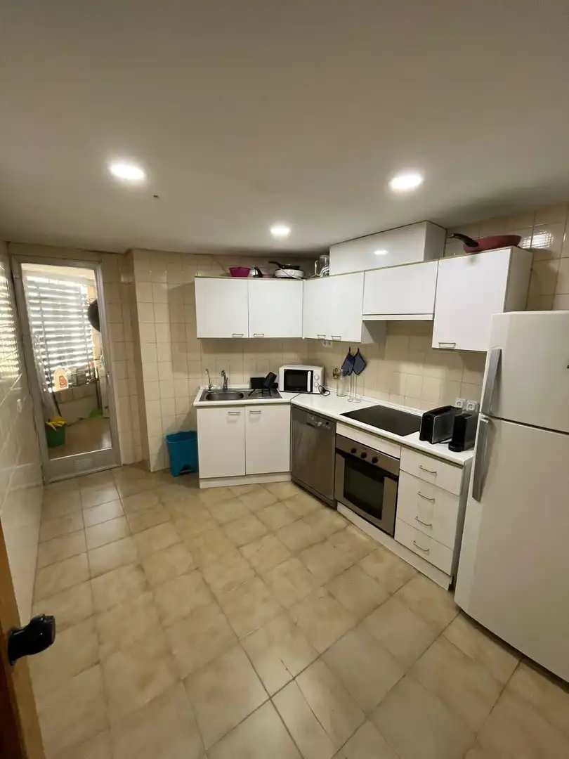 Cocina de Piso de alquiler en Elche / Elx con Jardín privado, Terraza y Amueblado