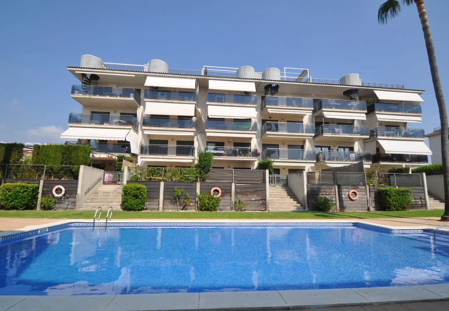 Piscina de Apartamento en venta en La Ràpita con Amueblado y Piscina comunitaria