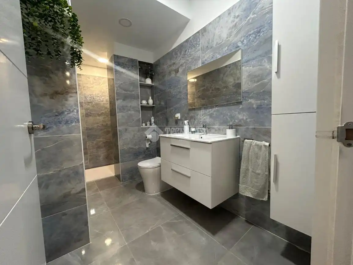 Baño de Piso en venta en Barcelona con Aire acondicionado y Amueblado