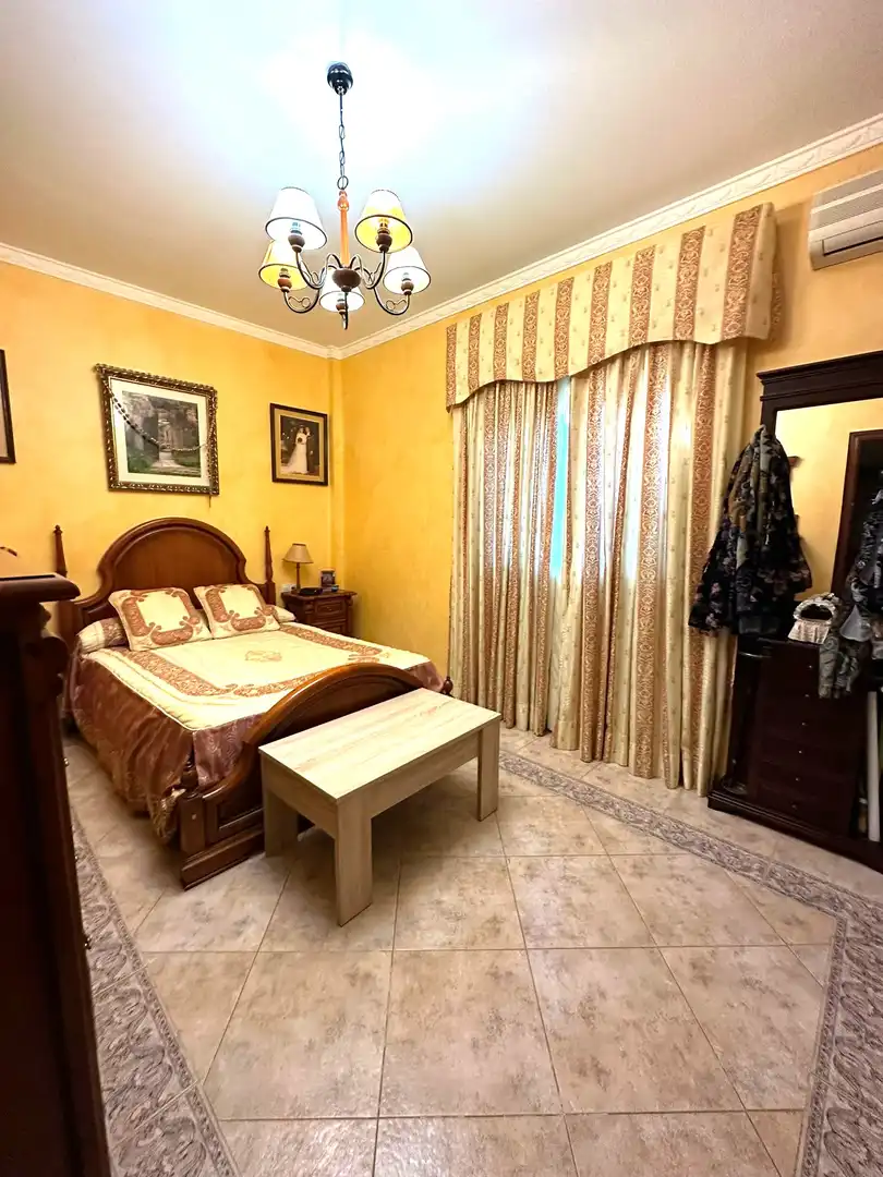 Dormitori de Casa o xalet en venda en El Puerto de Santa María amb Aire condicionat, Jardí privat i Terrassa