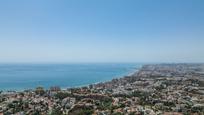 Vista exterior de Casa o xalet en venda en Fuengirola amb Terrassa