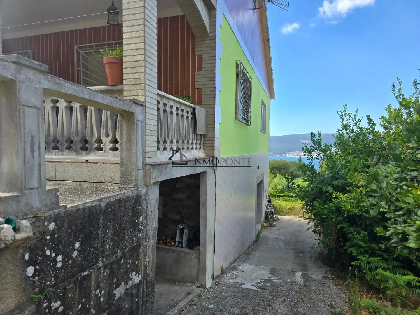 Vista exterior de Casa o xalet en venda en Pontevedra Capital  amb Jardí privat