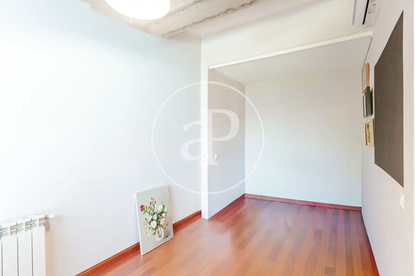 Sala de estar de Casa adosada en venta en Madrid con Aire acondicionado, Calefacción y Jardín privado