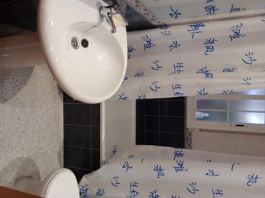 Baño de Oficina de alquiler en Don Benito con Aire acondicionado, Calefacción y Trastero