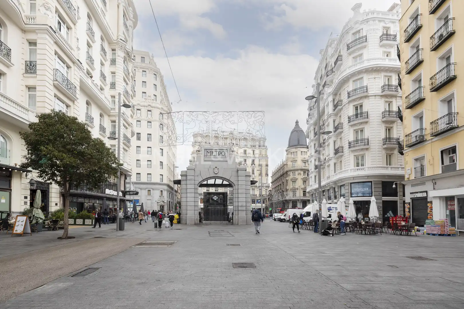 Außenansicht von Wohnungen zum Verkauf in Madrid mit Klimaanlage, Heizung und Möbliert