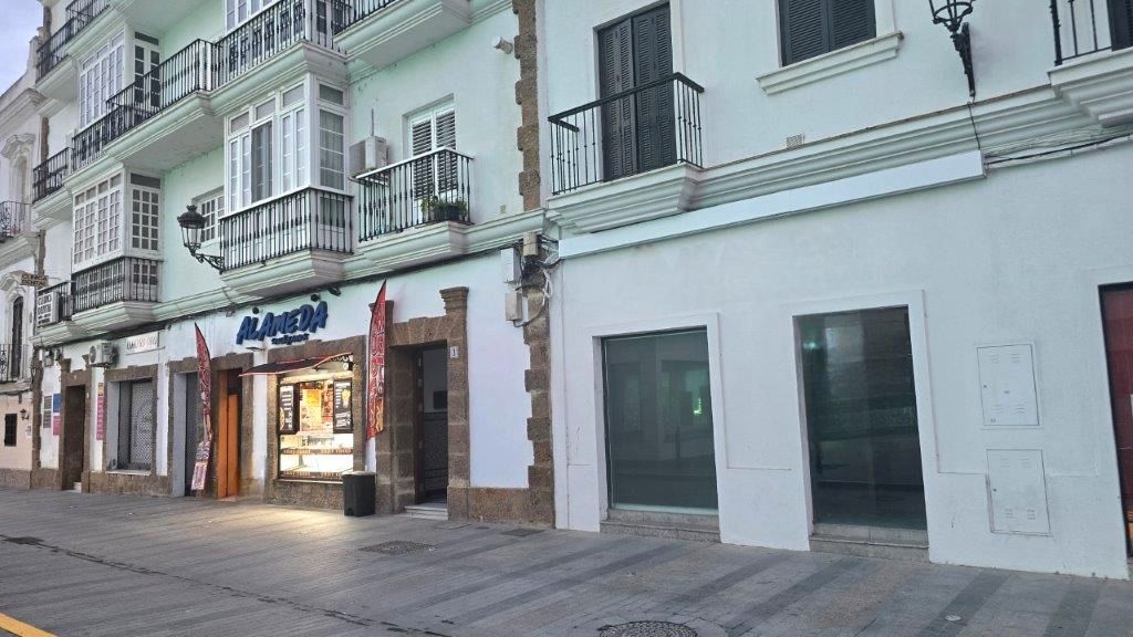 Premises to rent in Calle Alameda del Río, 3, Núcleo urbano
