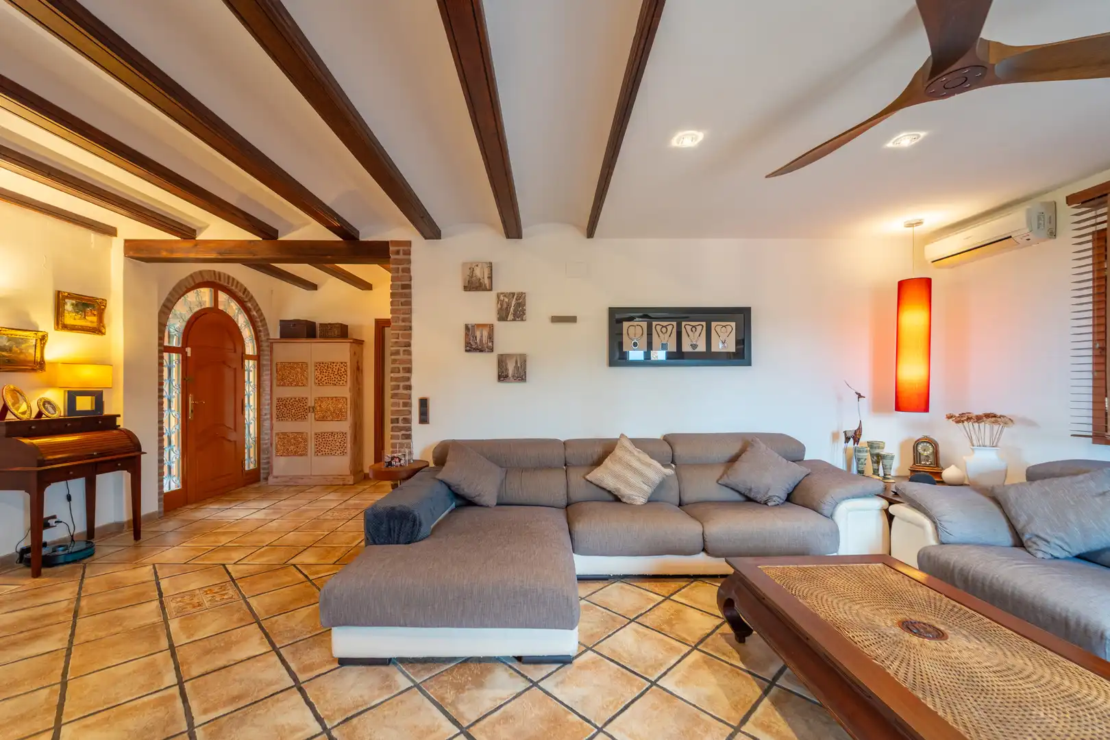 Sala d'estar de Casa o xalet en venda en Náquera amb Aire condicionat, Calefacció i Jardí privat