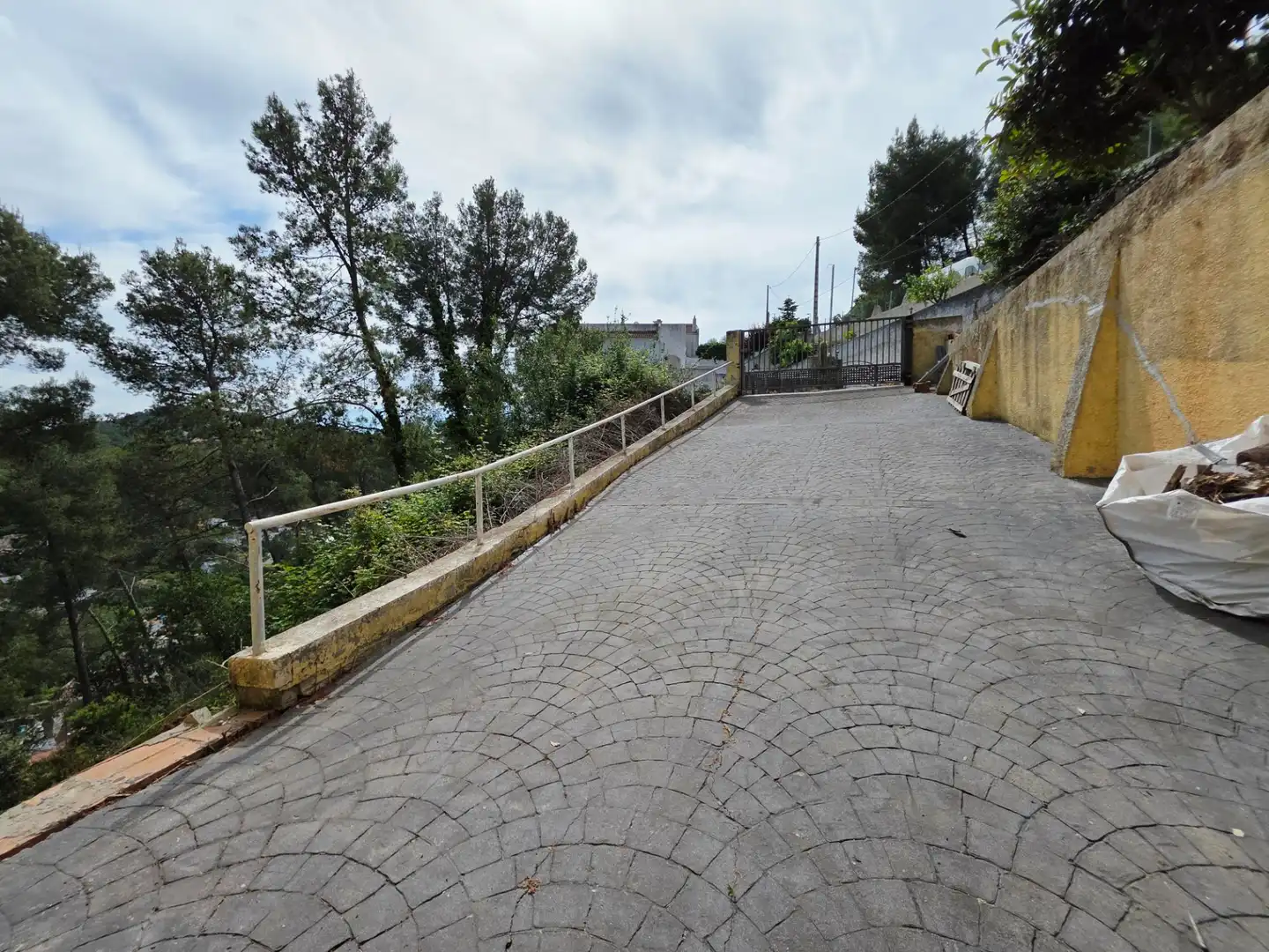 Vista exterior de Casa o chalet en venta en Vallirana con Calefacción, Jardín privado y Terraza