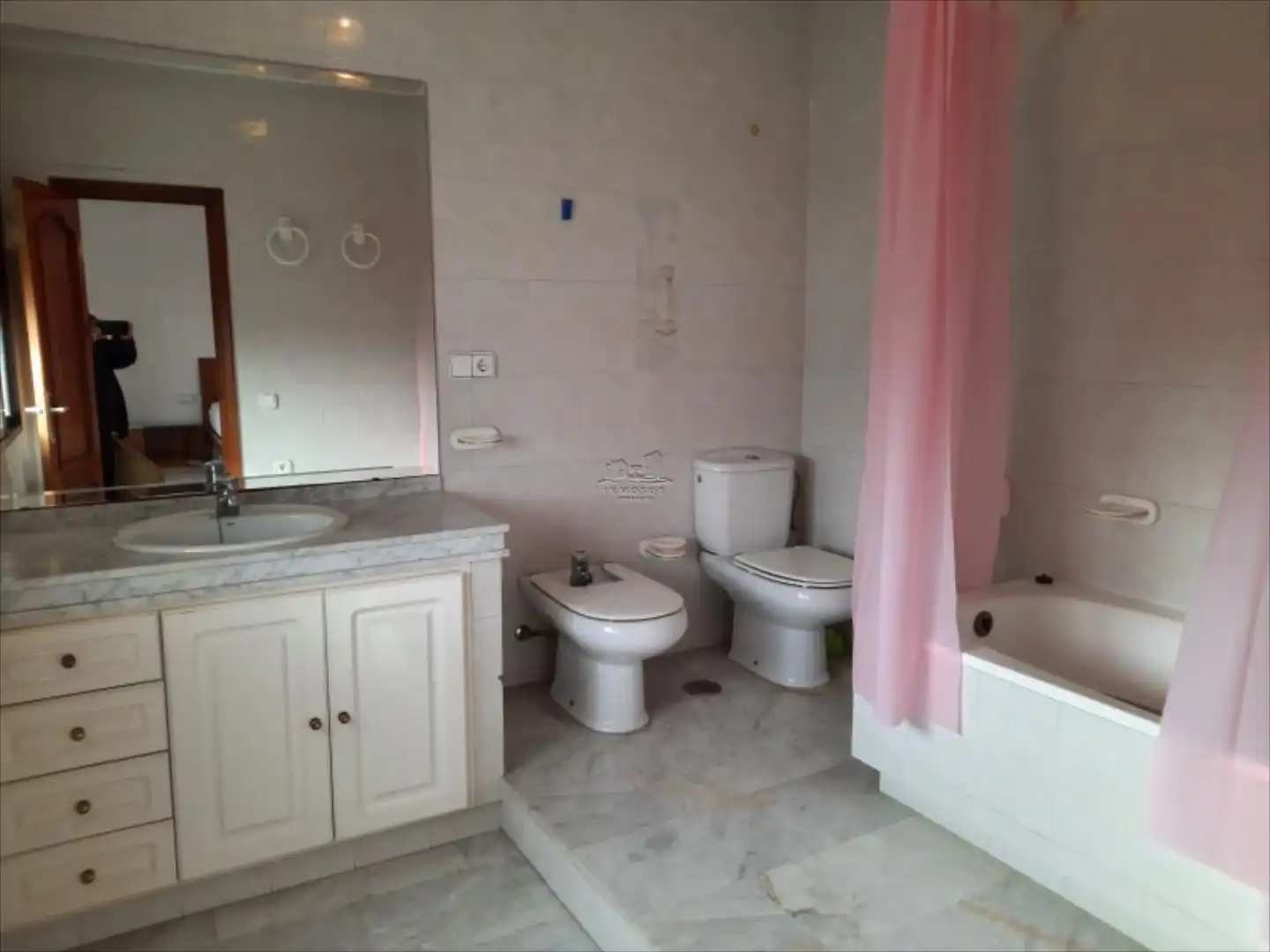 Baño de Casa o chalet en venta en Lucena con Terraza, Trastero y Piscina