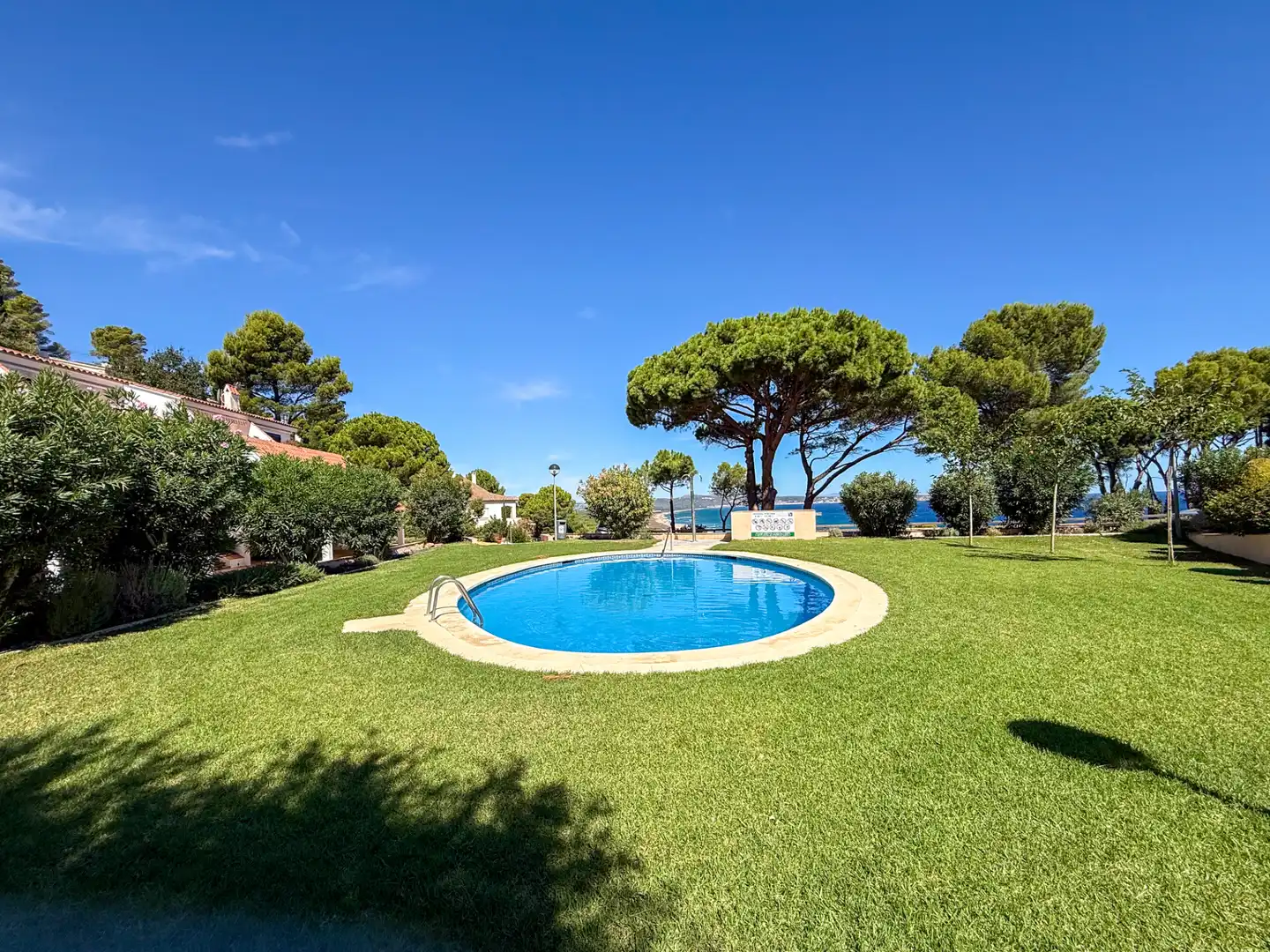 Piscina de Casa adosada en venda en Sa Riera - Sa Fontansa