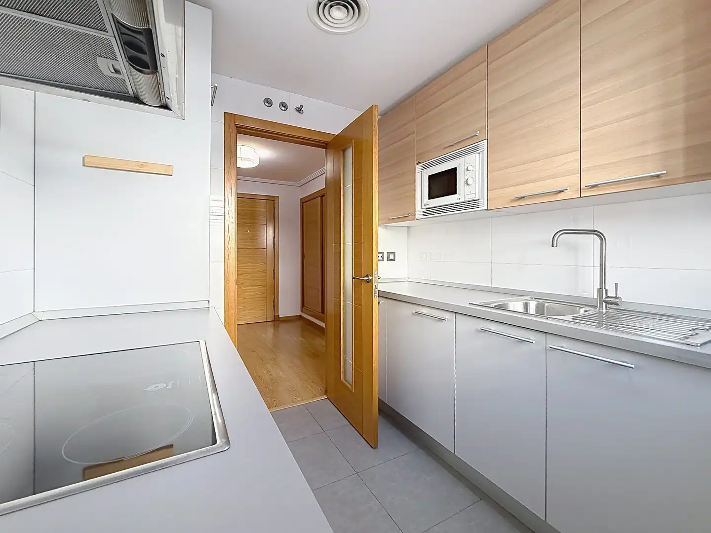 Kitchen of Apartments for rent in Málaga  with Washing machine, Microwave and Community pool