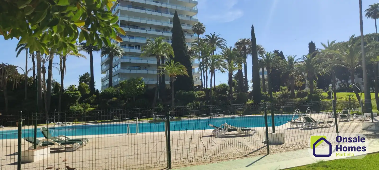 Piscina de Apartamento en venta en Marbella con Terraza, Trastero y Piscina comunitaria