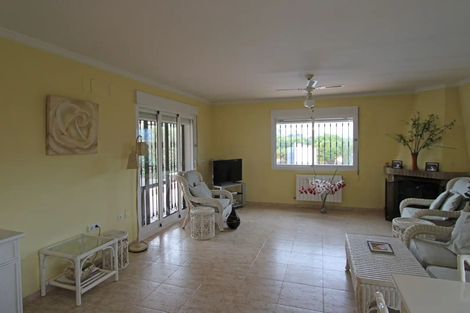 Sala d'estar de Casa o xalet en venda en Benidoleig amb Aire condicionat, Calefacció i Jardí privat