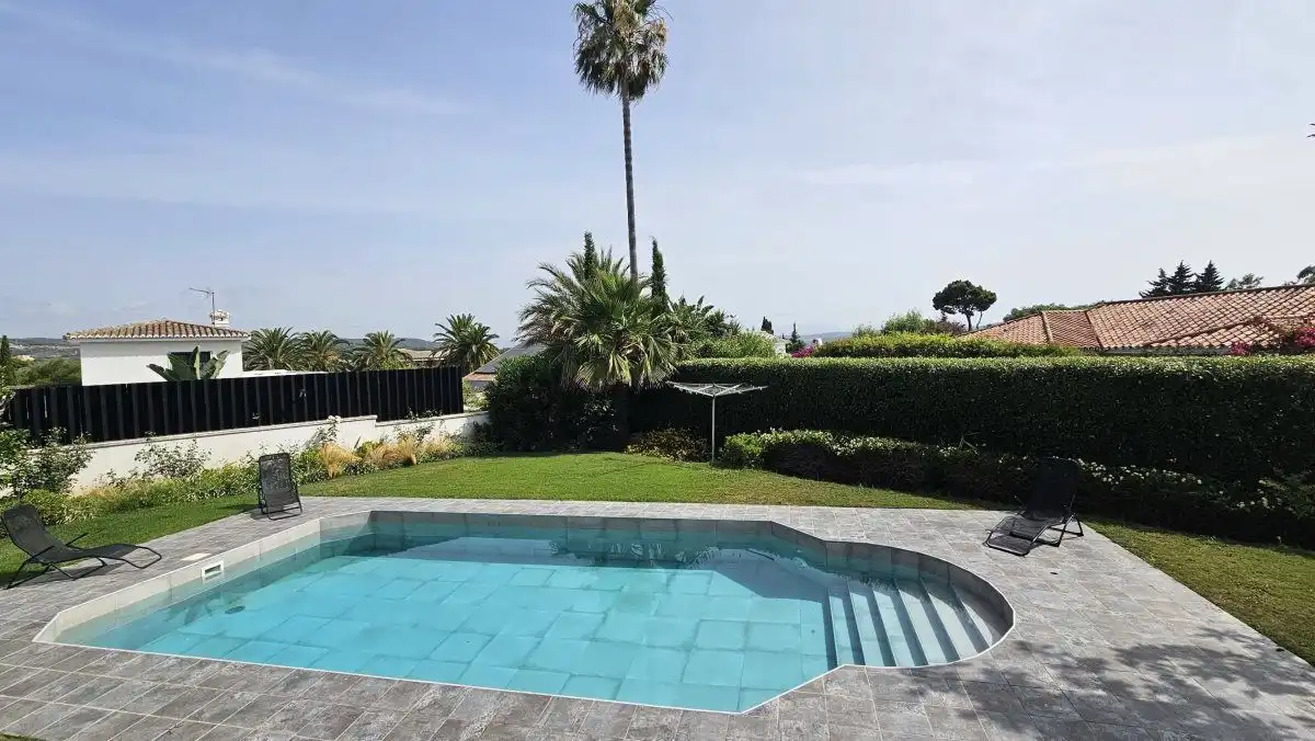 Piscina de Casa o chalet en venta en Sotogrande con Aire acondicionado, Jardín privado y Terraza