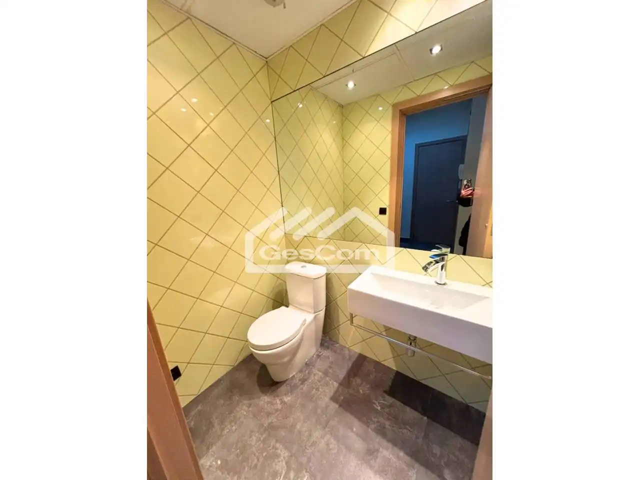 Baño de Ático en venta en Escaldes – Engordany con Aire acondicionado, Calefacción y Terraza
