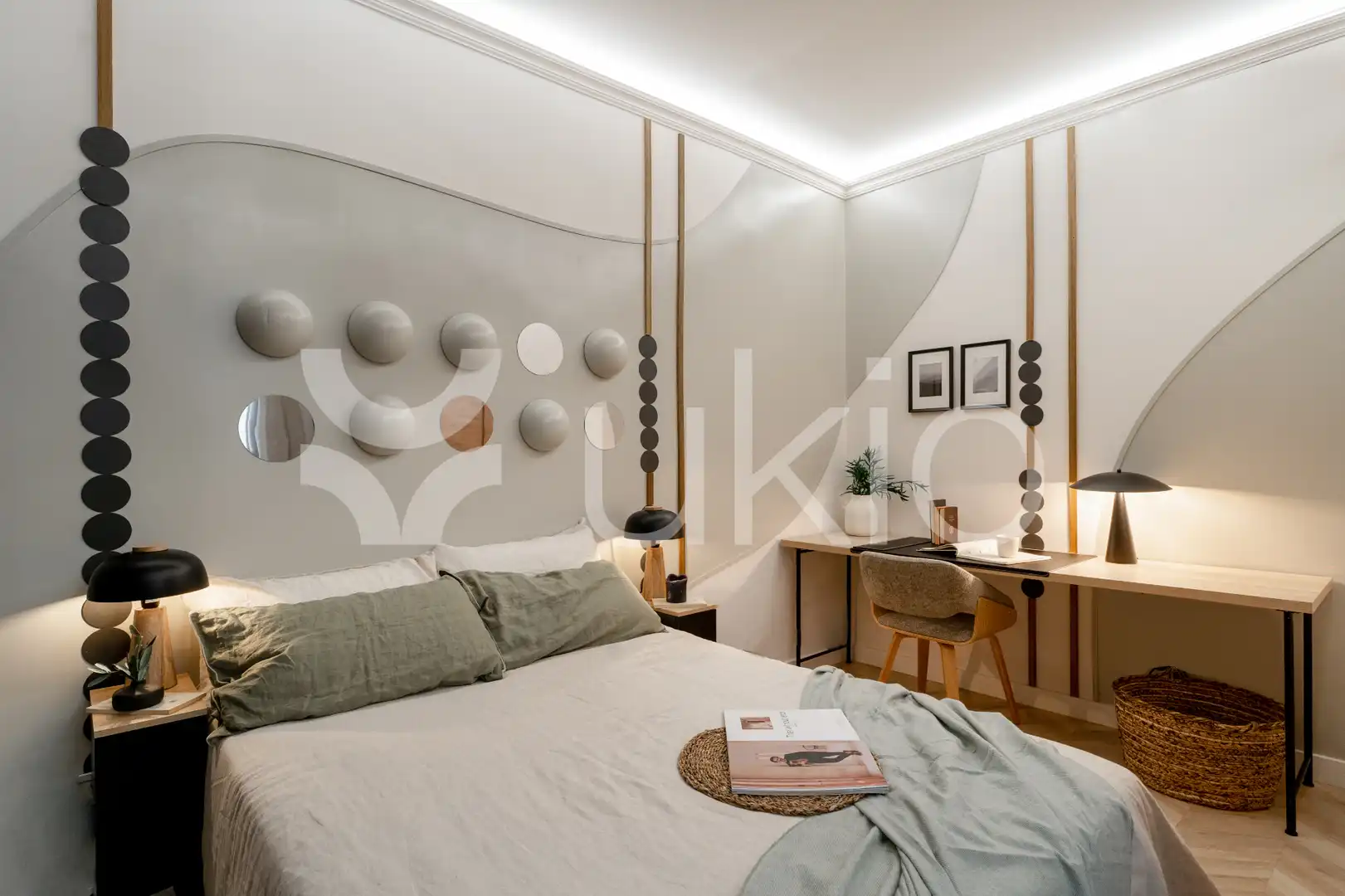 Dormitori de Apartament de lloguer en Madrid amb Aire condicionat, Calefacció i Moblat