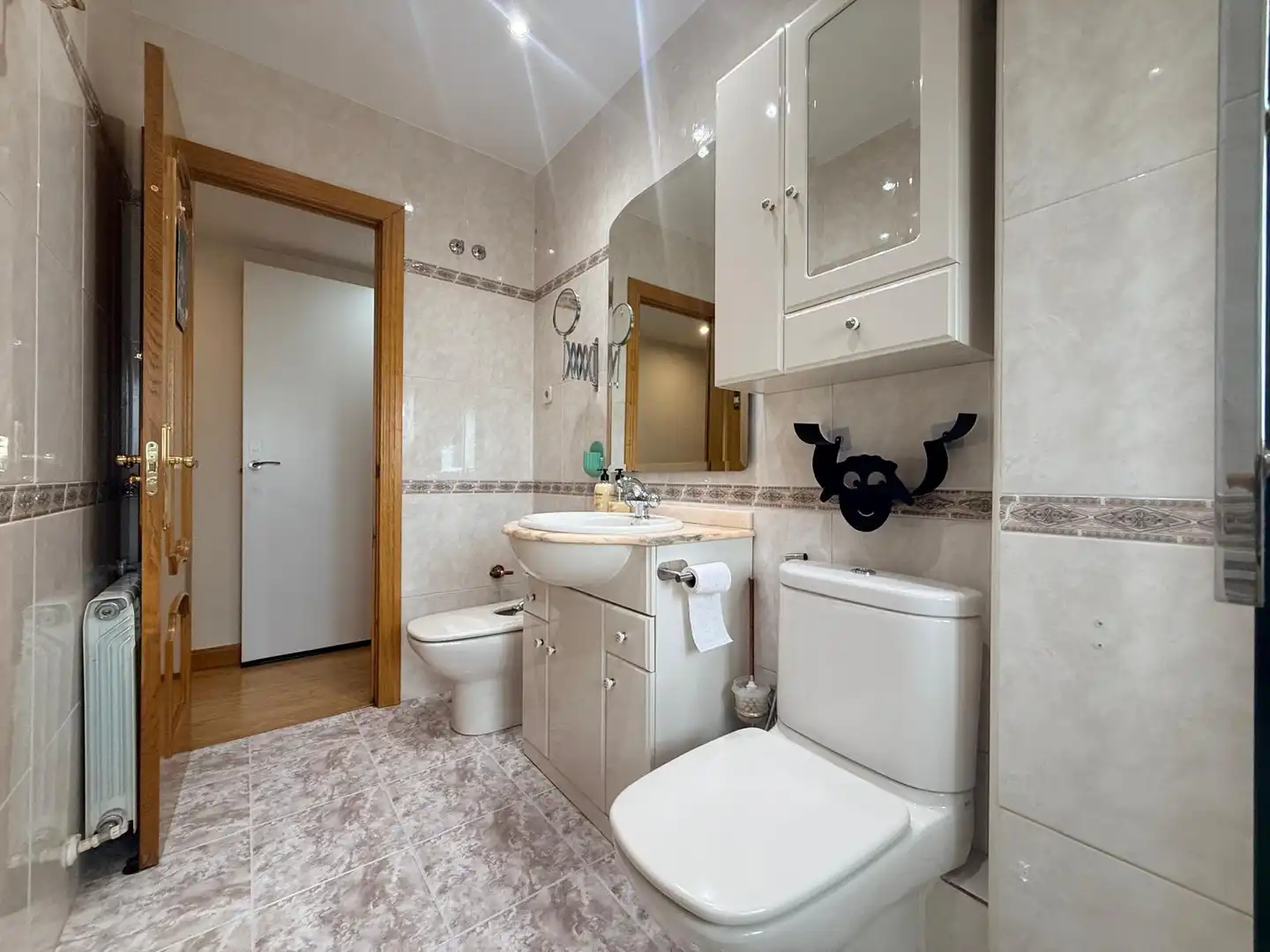 Bathroom of Flat for share in Madrid  with Air Conditioner, Heating and Furnished
