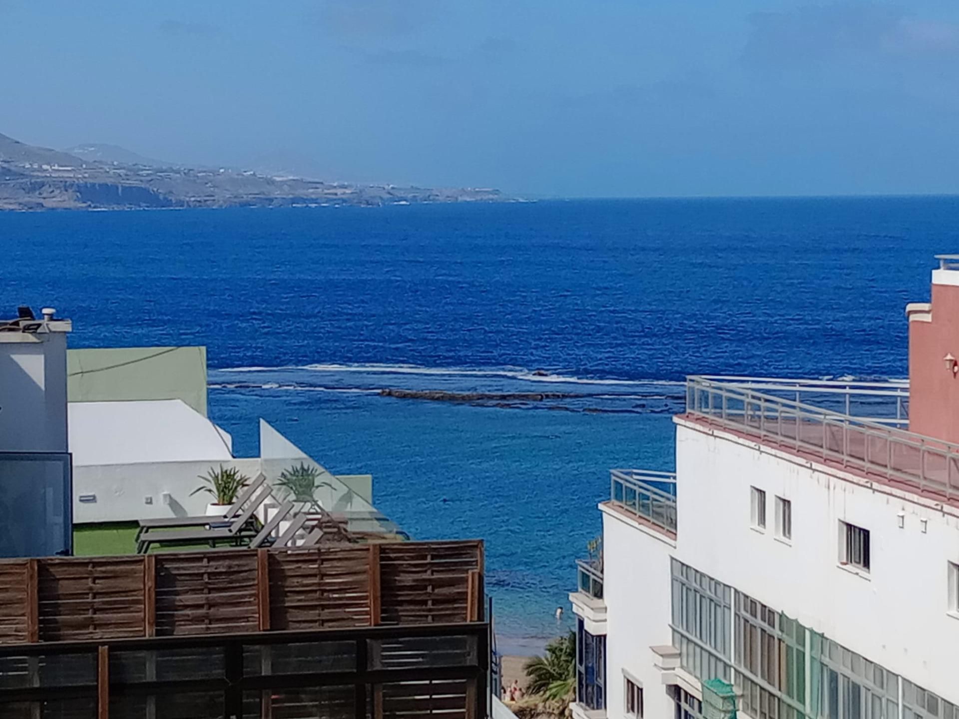 Vista exterior de Àtic en venda en Las Palmas de Gran Canaria amb Aire condicionat, Calefacció i Terrassa