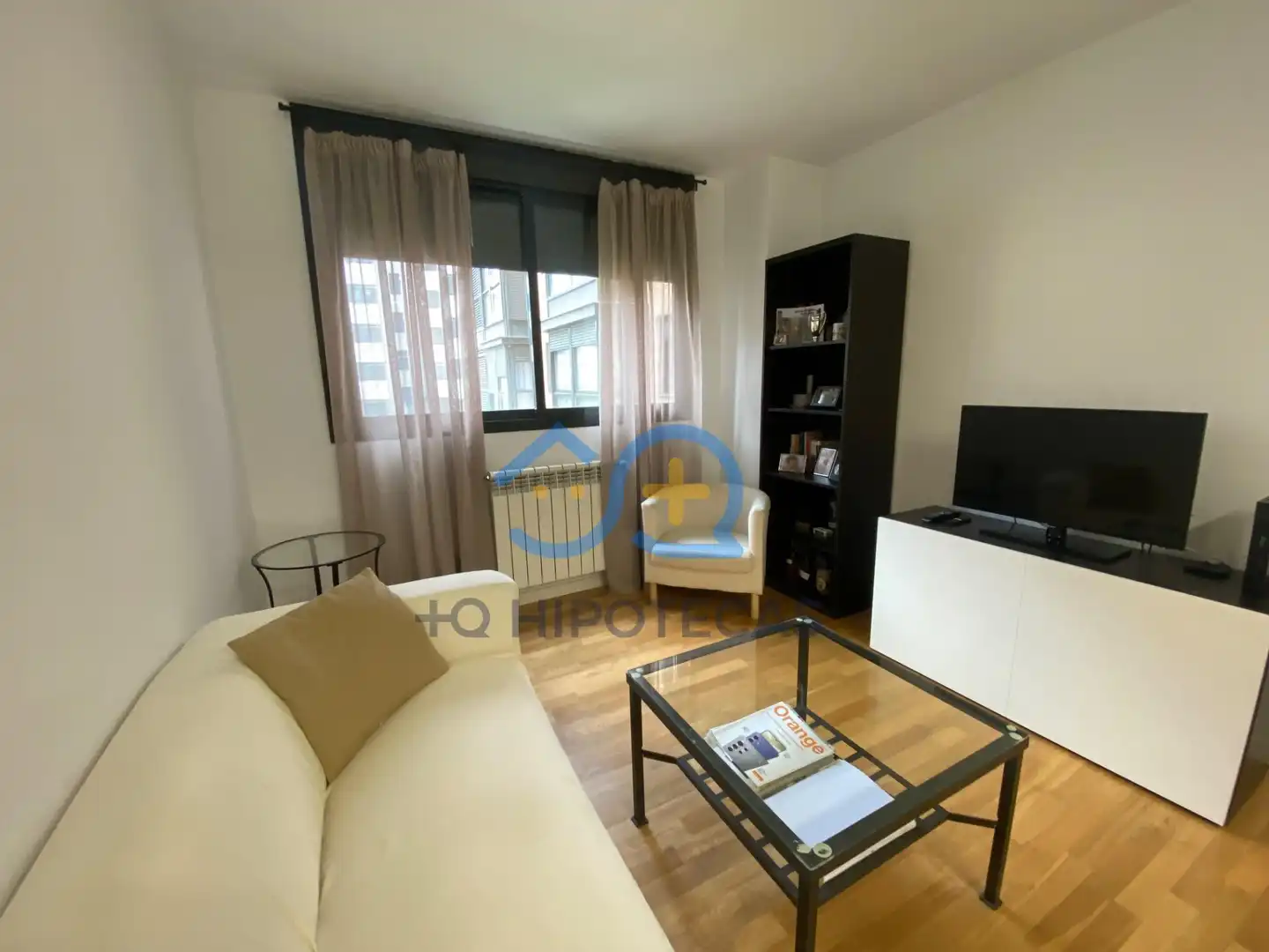 Living room of Flat for sale in Madrid  with Air Conditioner, Heating and Storage room