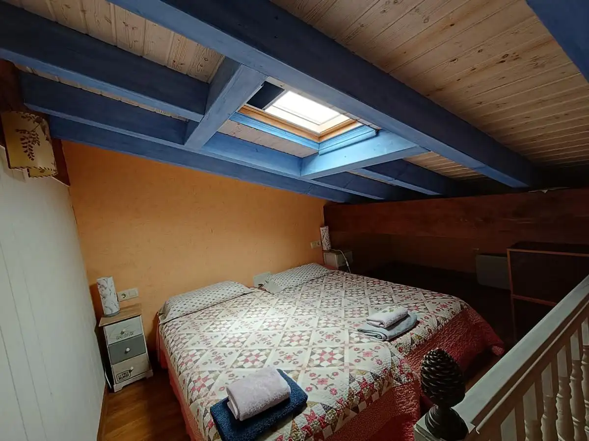 Dormitori de Casa adosada en venda en Llanes amb Calefacció, Jardí privat i Terrassa