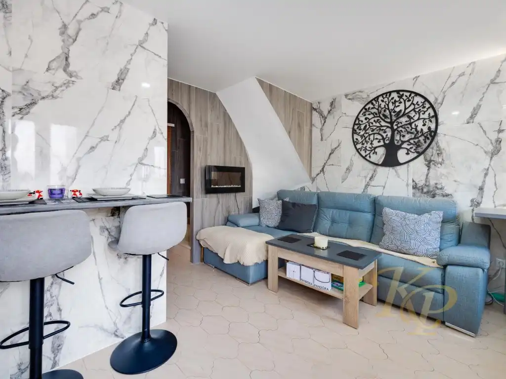 Sala de estar de Apartamento en venta en Torrevieja con Aire acondicionado, Piscina y Amueblado