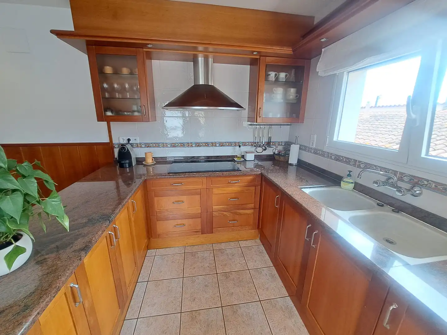 Cuina de Casa o xalet en venda en Breda amb Calefacció, Jardí privat i Terrassa