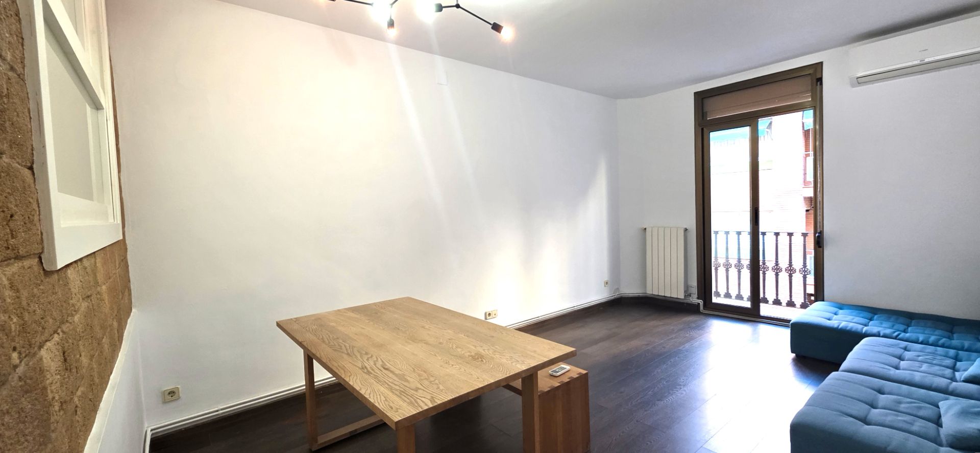 Comedor de Piso de alquiler en  Barcelona Capital con Aire acondicionado, Calefacción y Parquet