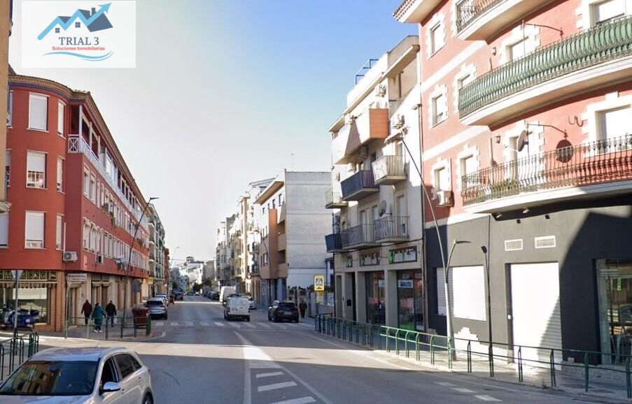 Vista exterior de Pis en venda en Úbeda amb Balcó