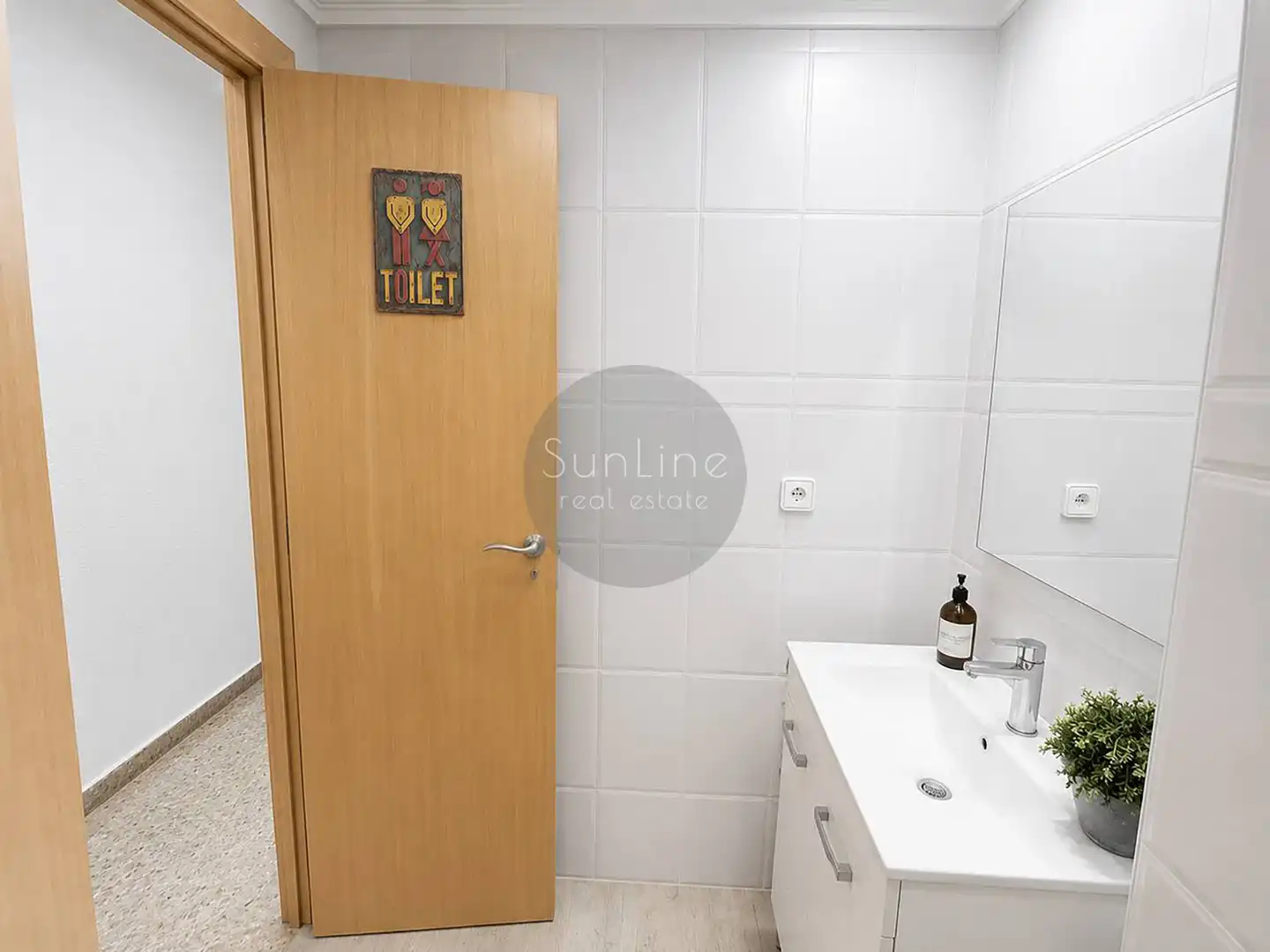 Bany de Pis en venda en Valencia amb Terrassa, Moblat i Balcó