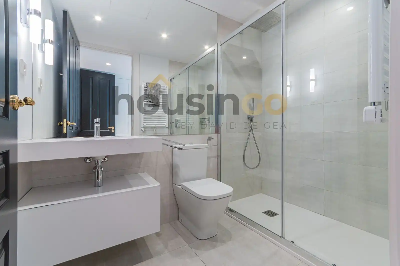 Baño de Piso de alquiler en Madrid con Aire acondicionado y Calefacción