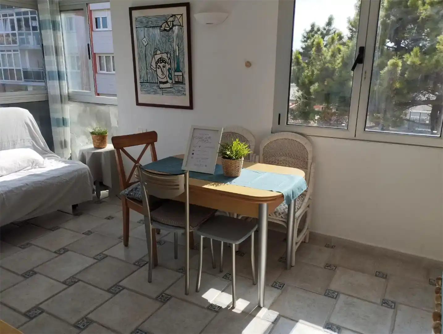 Comedor de Apartamento de alquiler en Laredo con Amueblado, Lavadora y Microondas
