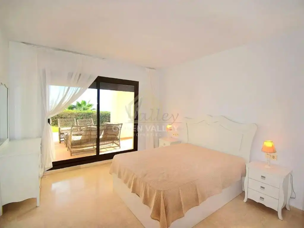 Piso con piscina en venta en La Alcaidesa, imagen 10