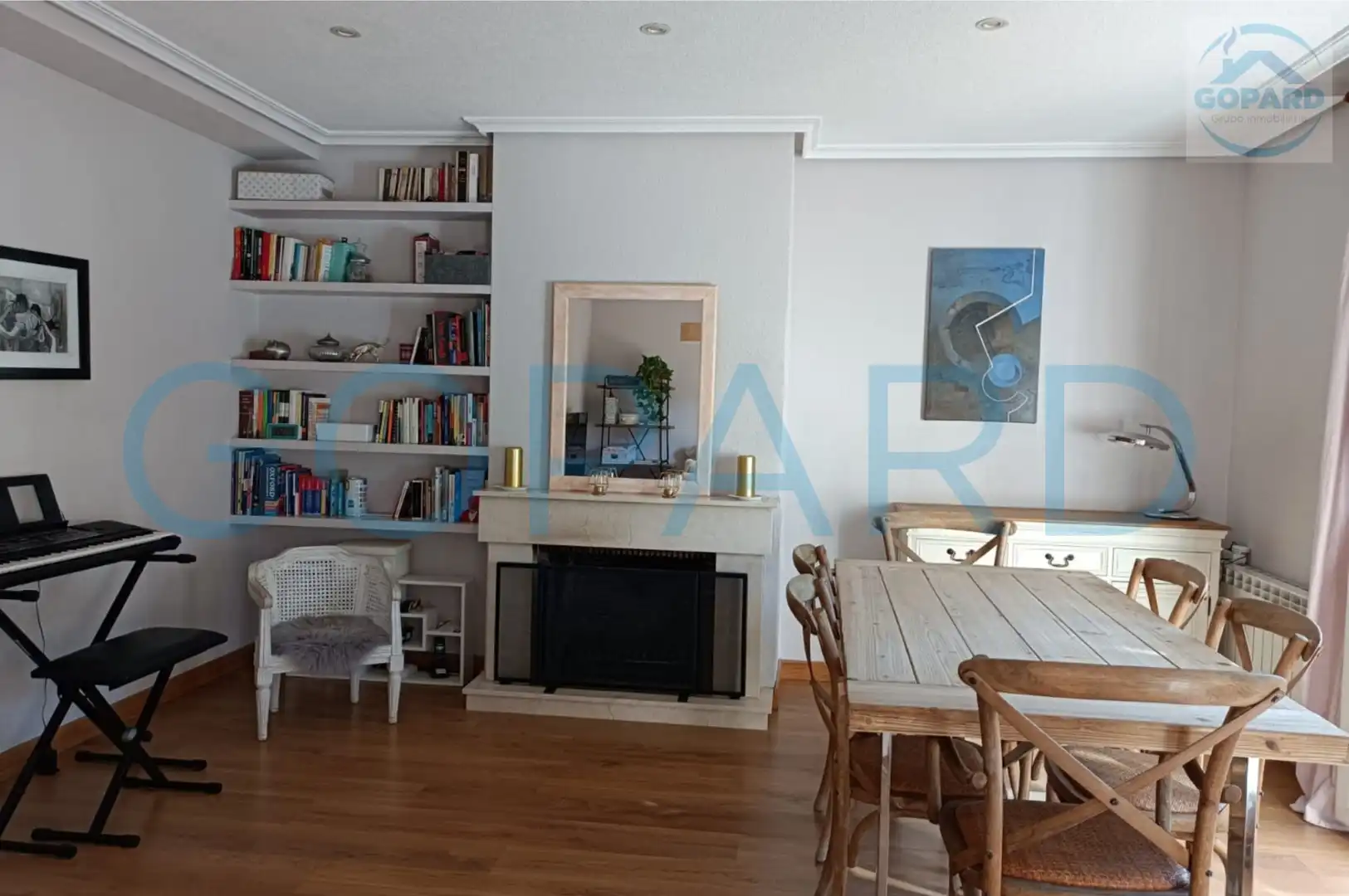 Sala d'estar de Casa adosada de lloguer en Villanueva de la Cañada amb Aire condicionat, Calefacció i Jardí privat