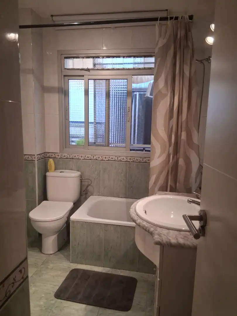 Badezimmer von Wohnung zum Verkauf in Madrid mit Möbliert