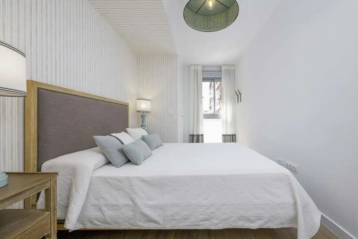 Habitación de Piso en venta en Sevilla con Aire acondicionado y Calefacción