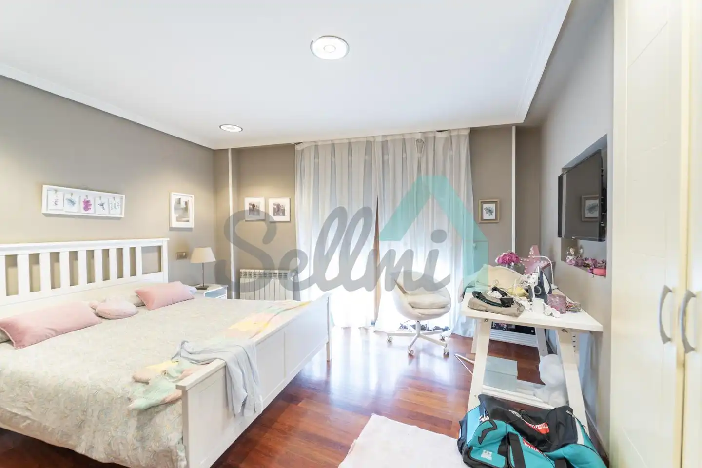 Habitación de Casa o chalet en venta en Oviedo  con Calefacción, Jardín privado y Parquet