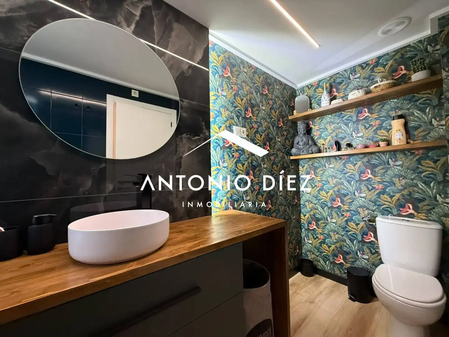 Bathroom of Flat for sale in Aspe  with Air Conditioner, Heating and Storage room