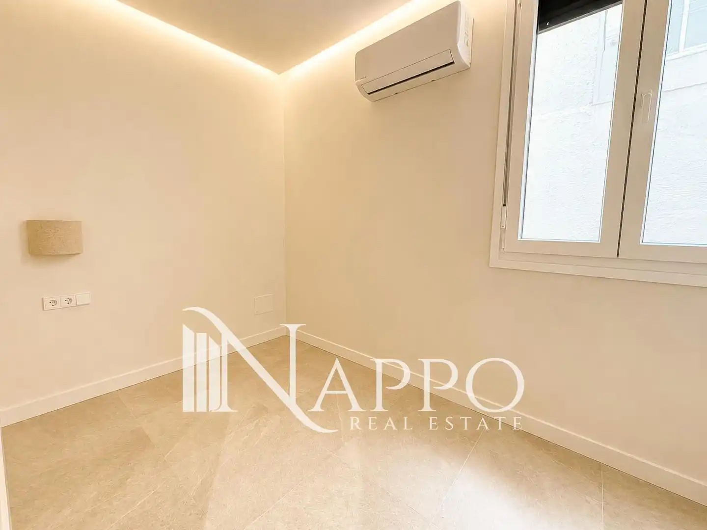 Bedroom of Flat for sale in Madrid  with Air Conditioner, Heating and Oven