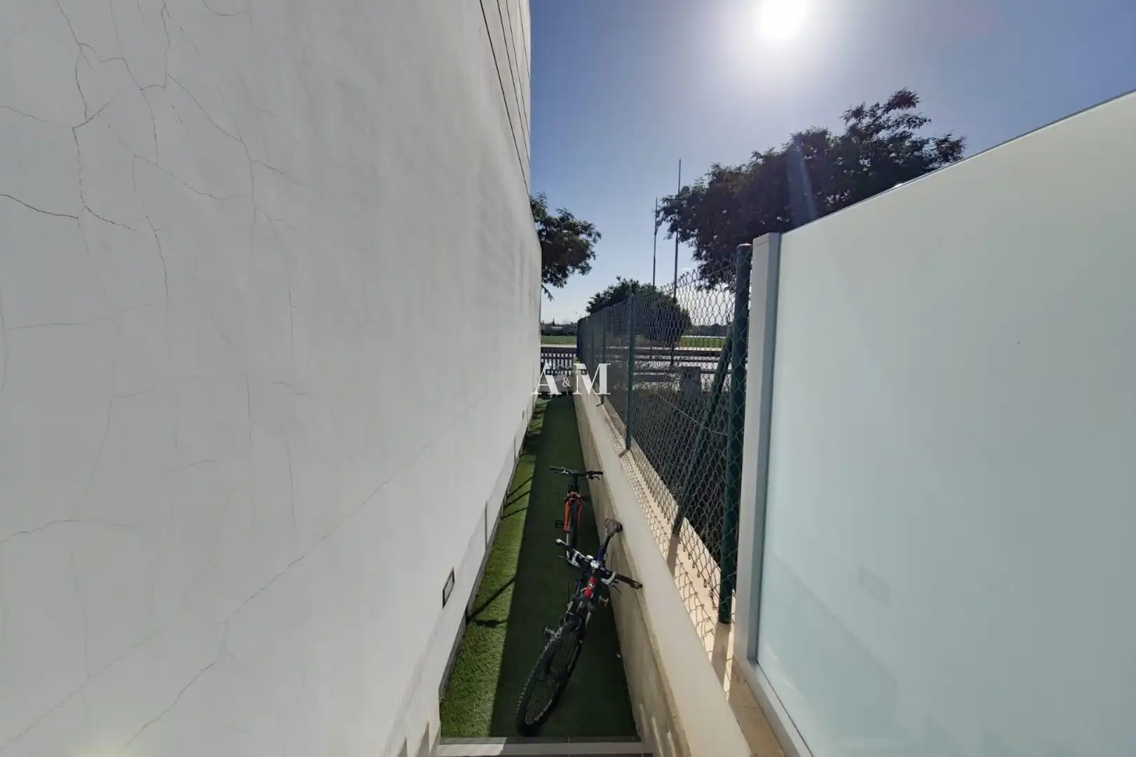 Parkplatz von Haus oder Chalet zur Miete in Dolores mit Heizung, Privatgarten und Terrasse