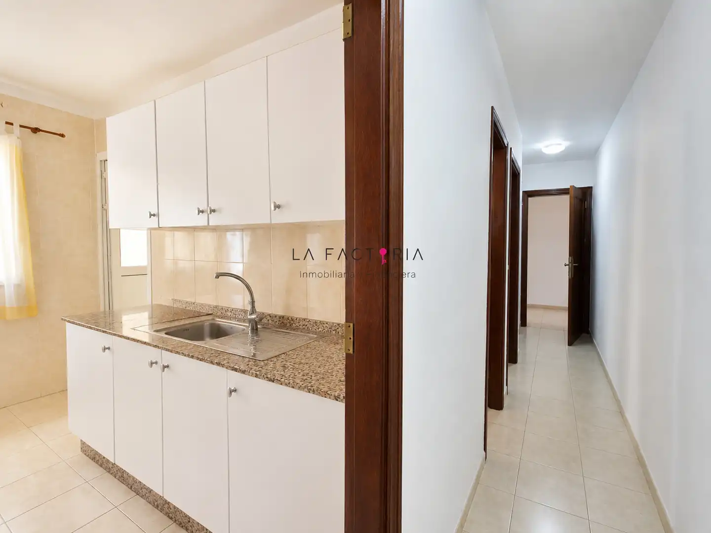 Cocina de Piso en venta en Arona con Trastero, Horno y Balcón