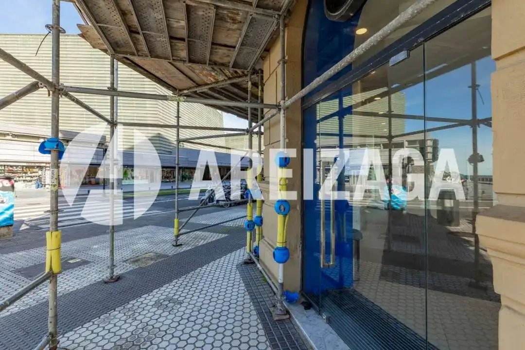 Gewerbefläche zur Miete in Ramón María Lili Pasealekua 1, imagen 13